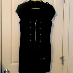 All black dress with attach belt